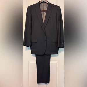 Tom James, Men’s custom made wool suit, Jacket 50R, pants W40/L29